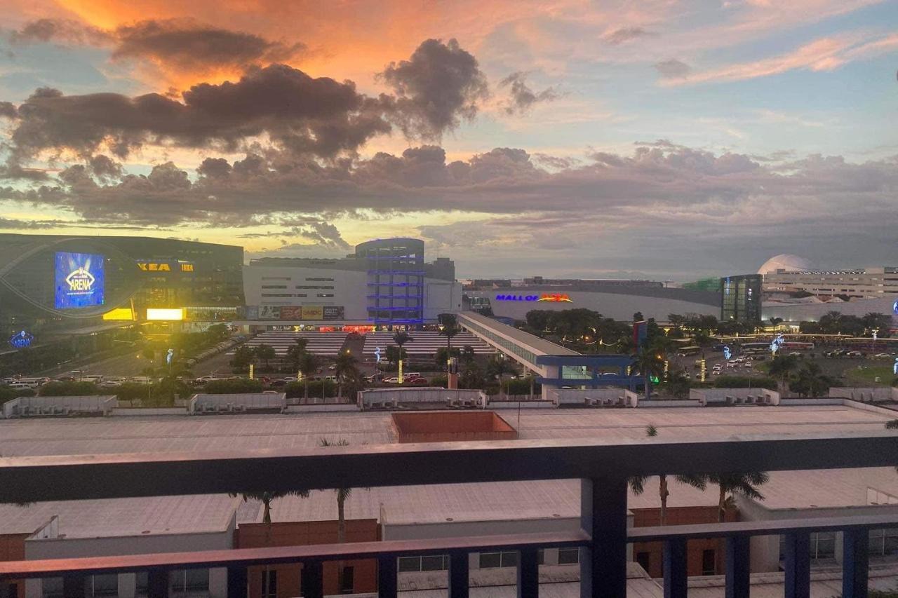 Madison'S Place At Sea Moa Manila Exterior foto